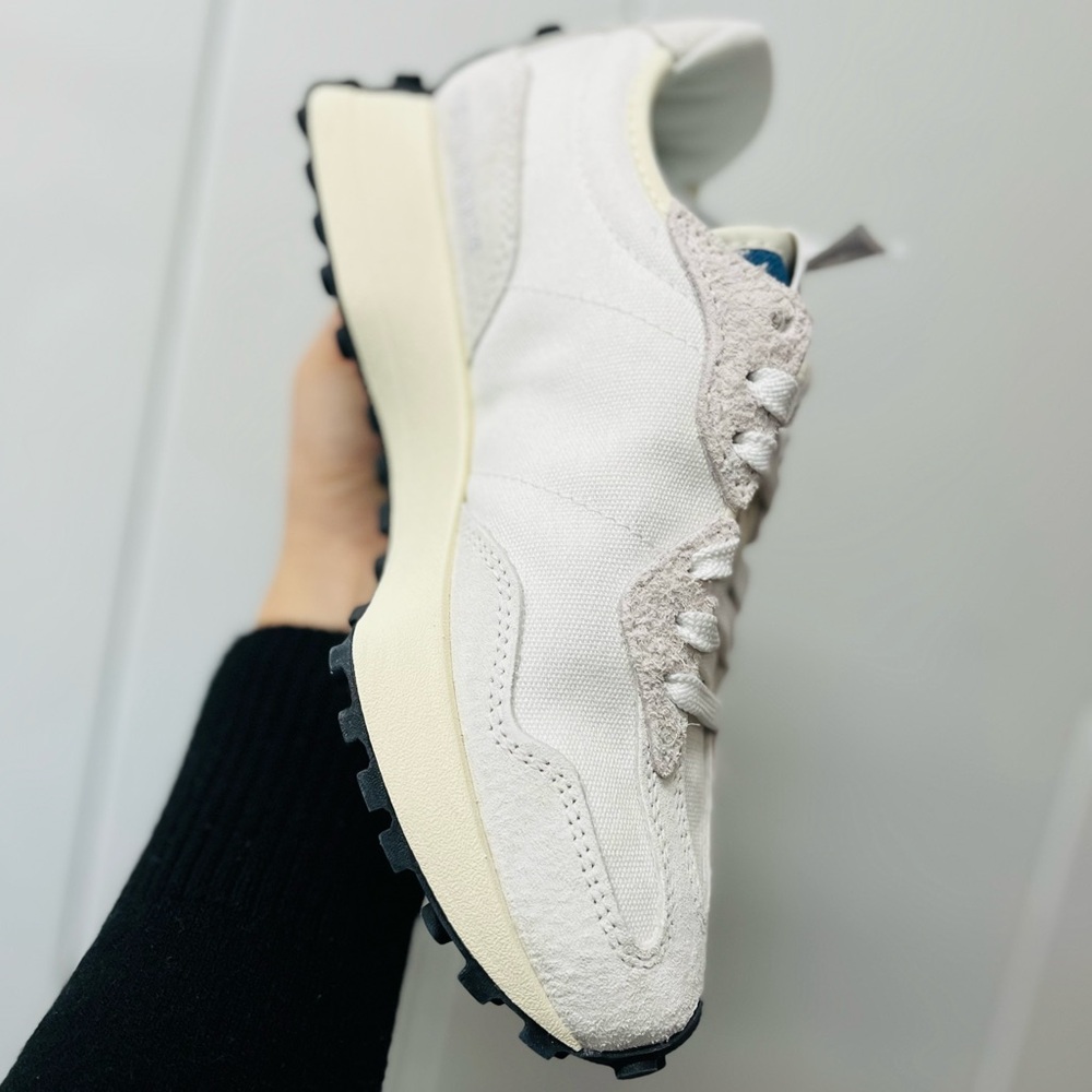 New Balance 327 Casual Womens Sneakers Shoes White Canvas Blue ~ various sizes ~ - Picture 10 of 14